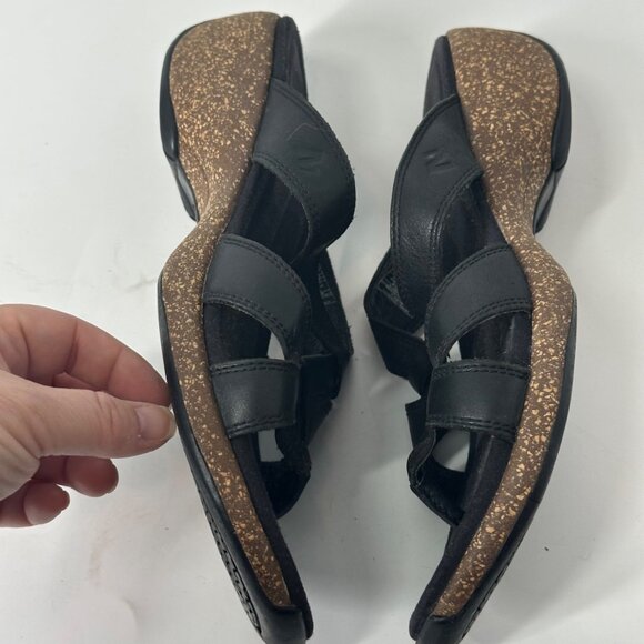 Womens Merrell Black Leather Strappy Cork Sandals Slip-On Size 9M Comfortable Ca - Picture 3 of 5